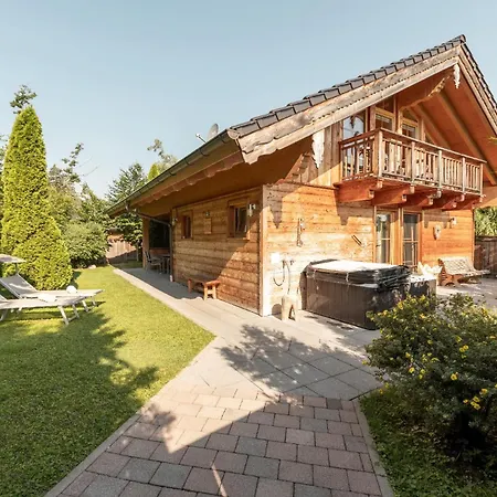 Bayern Bei Salzburg Und Berchtesgaden Mit Whirlpool Und Sauna شاليه