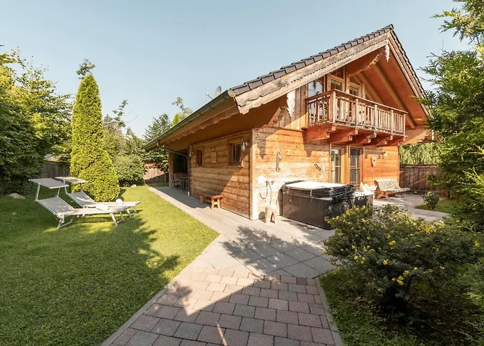 Bayern Bei Salzburg Und Berchtesgaden Mit Whirlpool Und Sauna شاليه