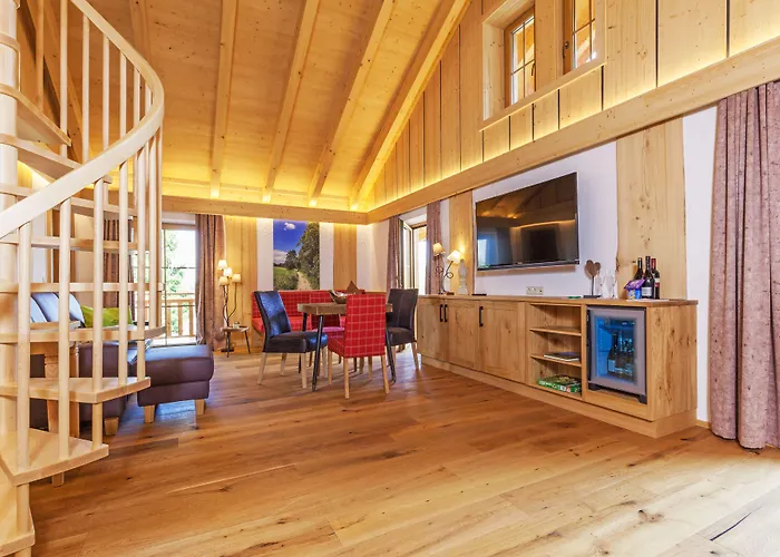 Bayern Bei Salzburg Und Berchtesgaden Mit Whirlpool Und Sauna شاليه